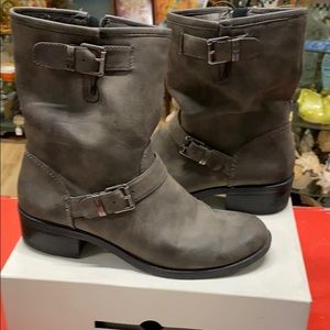 Taupe ankle boot